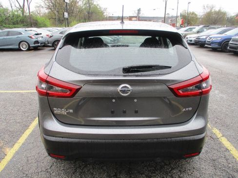 Used 2020 Nissan Rogue Sport S image 12