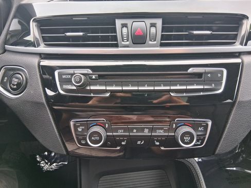 Used 2017 BMW X1 xDrive28i AWD/4WD image 18