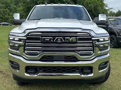 New 2026 RAM 2500 Laramie AWD/4WD image 3
