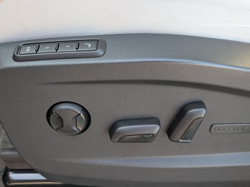 Used 2025 Volkswagen ID. Buzz Pro S Plus w/ Cupholders Package RWD image 24