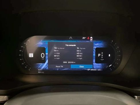 Used 2025 Volvo V60 B5 Cross Country Plus AWD/4WD image 12