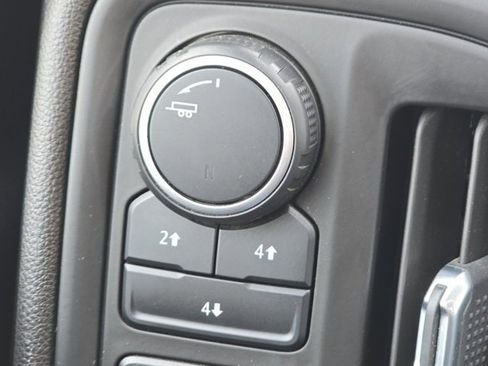 Used 2022 Chevrolet Silverado 2500 Custom w/ Custom Value Package image 13