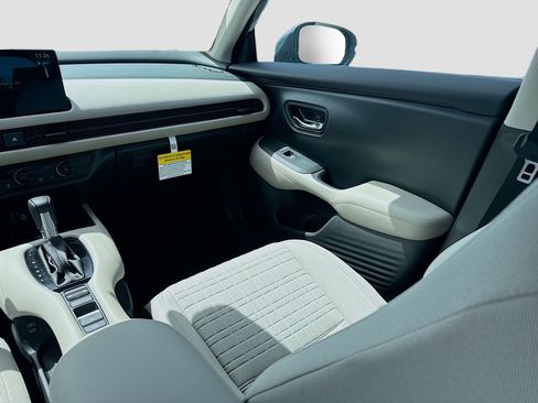 New 2026 Honda HR-V LX image 18