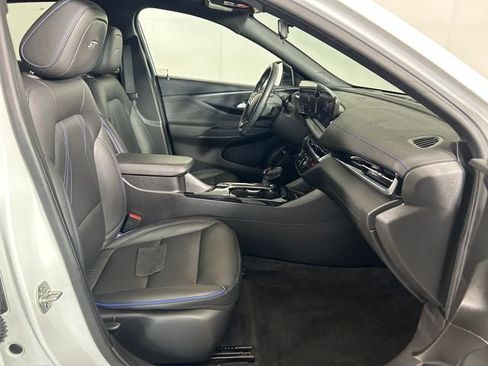Used 2024 Buick Envista Sport Touring w/ Convenience I Package FWD image 27