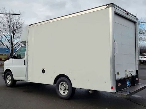 Used 2019 Chevrolet Express 3500 w/ Power Convenience Package image 6