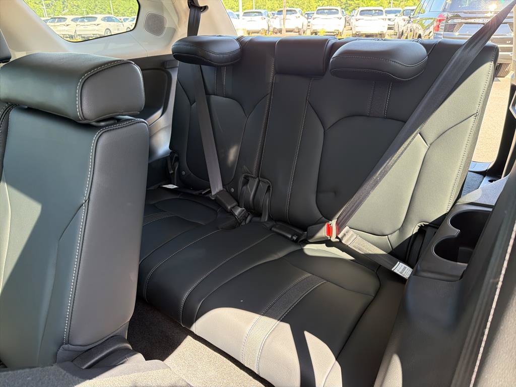Used 2025 Honda Pilot Touring image 28