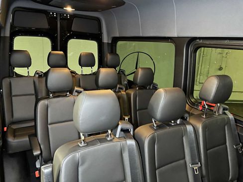 Used 2025 Mercedes-Benz Sprinter 2500 image 14