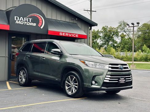Used 2019 Toyota Highlander XLE image 1