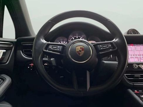Used 2023 Porsche Macan AWD/4WD image 10