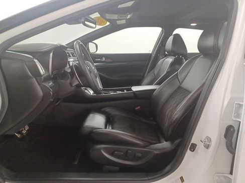 Used 2020 Nissan Maxima SR w/ Sport Mat Group FWD image 18