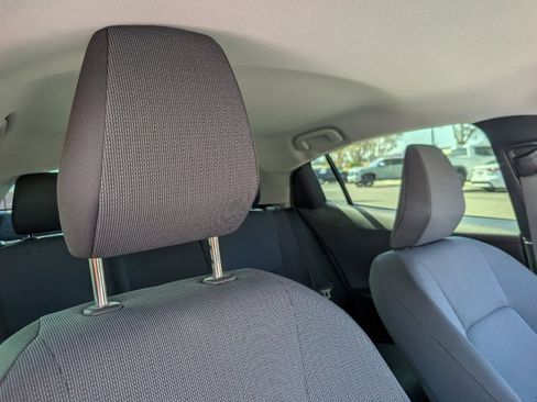 Used 2024 Toyota Prius LE FWD image 3