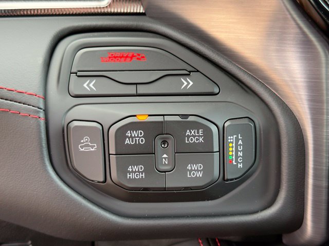 Used 2027 RAM 1500 4x4 Crew Cab image 28