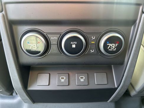 Used 2024 Land Rover Defender 110 X-Dynamic SE image 44