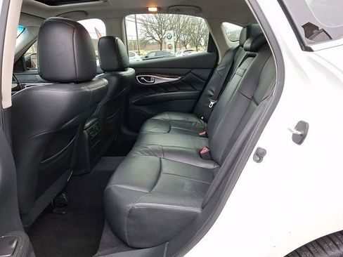 Used 2016 INFINITI Q70 3.7 image 10