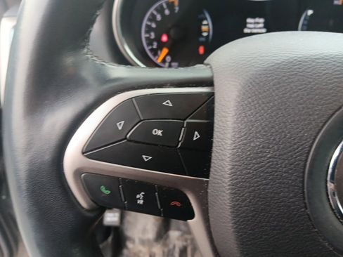 Used 2021 Jeep Grand Cherokee Laredo X image 28