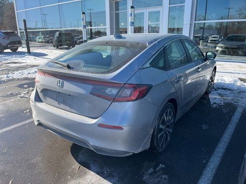 Used 2022 Honda Civic EX-L image 2