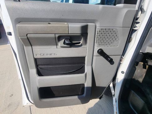 Used 2012 Ford E-450 and Econoline 450 Super Duty RWD image 11