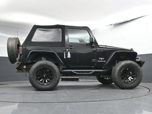 Used 2017 Jeep Wrangler Sahara w/ Trailer Tow Group image 22