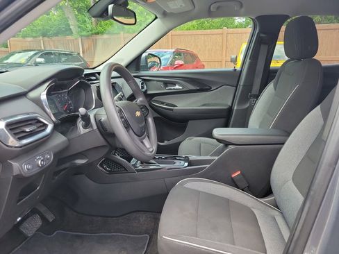 Used 2022 Chevrolet TrailBlazer LT w/ Convenience Package FWD image 18