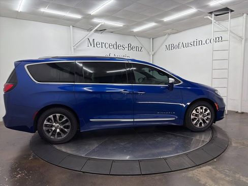 Used 2021 Chrysler Pacifica Pinnacle FWD image 8