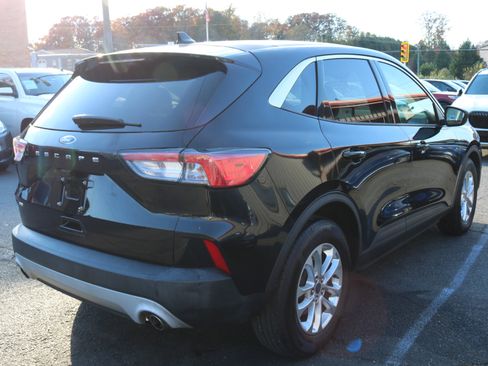 Used 2022 Ford Escape SE image 8