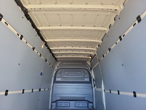 Used 2025 Mercedes-Benz Sprinter 3500 image 11