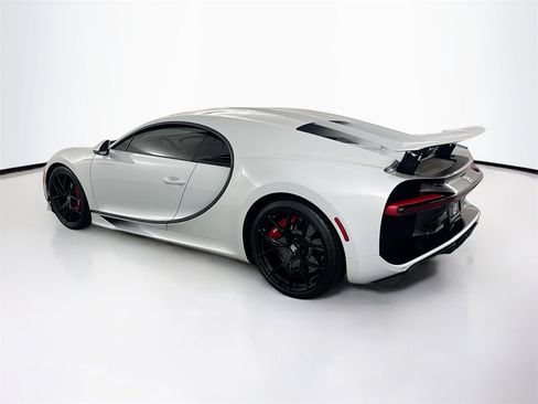 Used 2019 Bugatti Chiron image 37