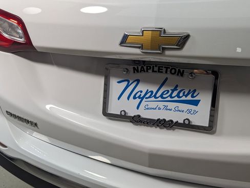 Used 2018 Chevrolet Equinox Premier FWD image 9