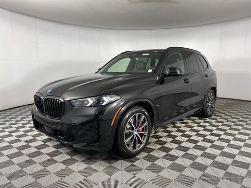 New 2026 BMW X5 xDrive50e w/ Executive Package image 3