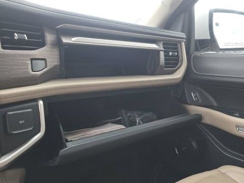 Used 2022 Ford Expedition Max Limited AWD/4WD image 19