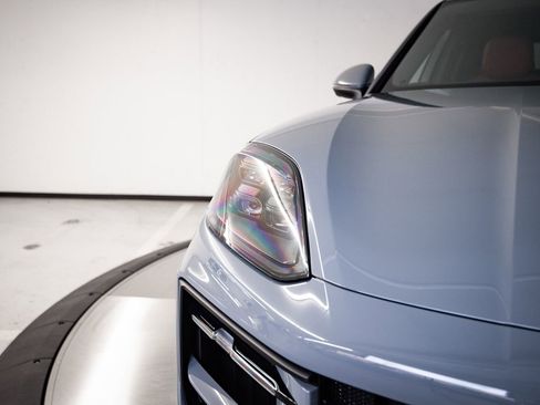New 2026 Porsche Cayenne E-Hybrid Coupe AWD/4WD image 13