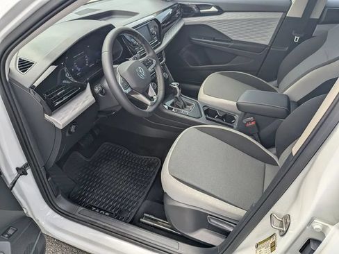 Used 2023 Volkswagen Taos S FWD image 9