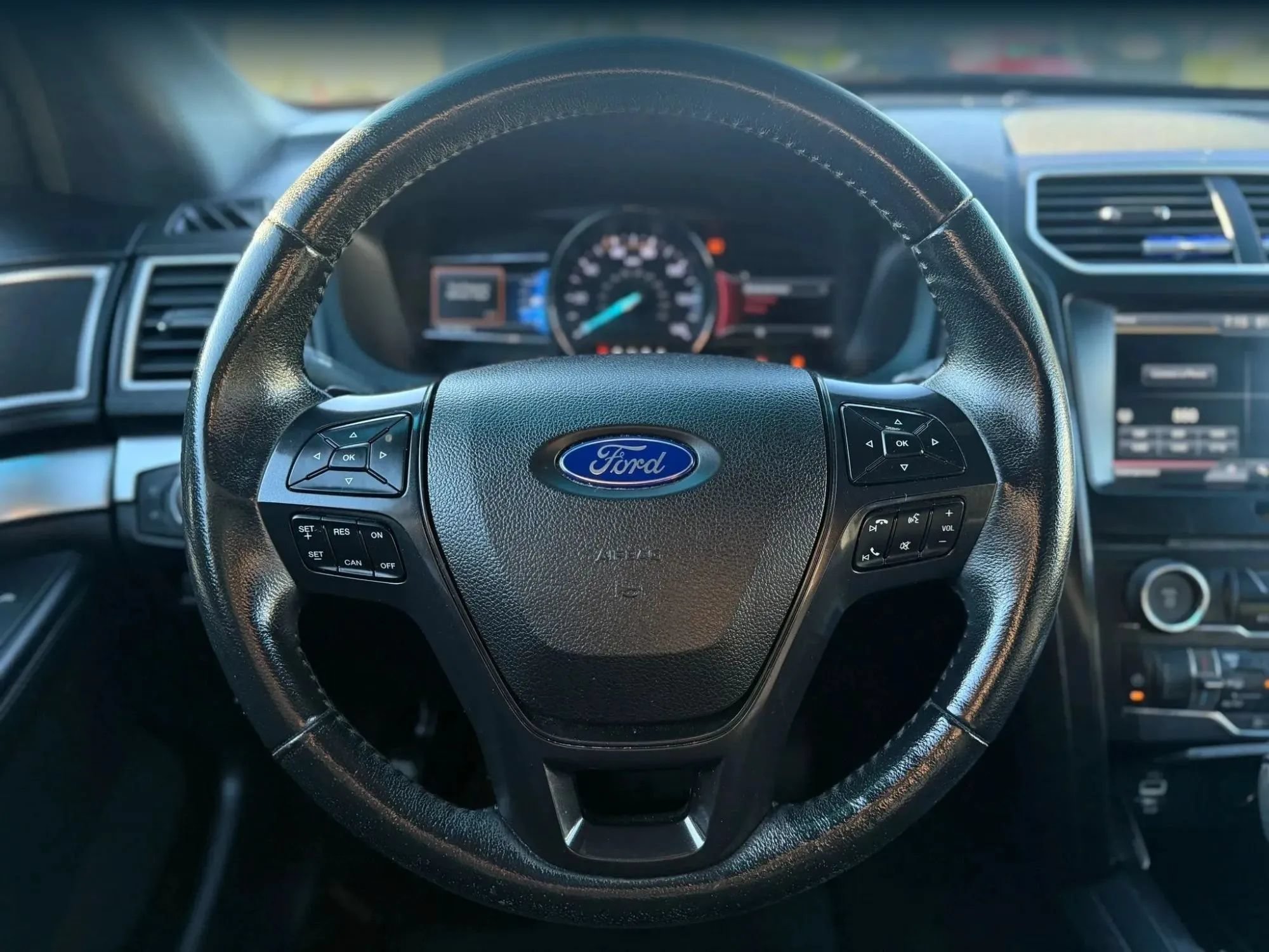 Used 2016 Ford Explorer XLT w/ Equipment Group 201A AWD/4WD image 25