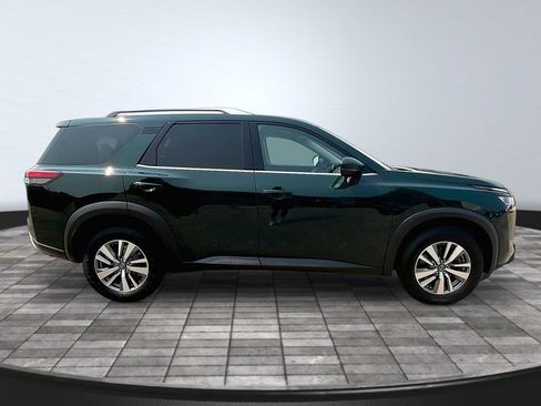 Used 2023 Nissan Pathfinder SL AWD/4WD image 8