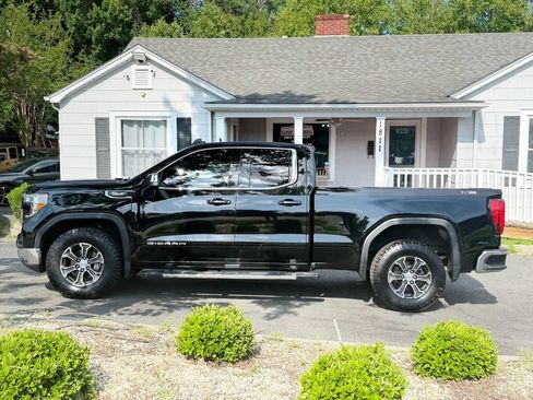 Used 2022 GMC Sierra 1500 SLE AWD/4WD image 3