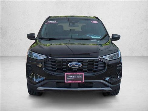 Used 2025 Ford Escape ST-Line AWD/4WD image 2