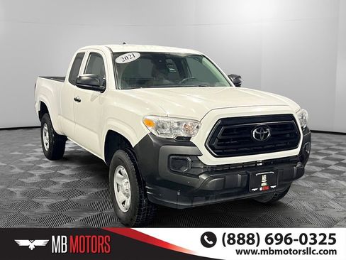 Used 2021 Toyota Tacoma SR image 1