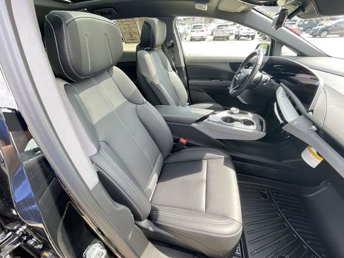 Certified 2025 Cadillac Optiq Luxury 1 AWD/4WD image 28