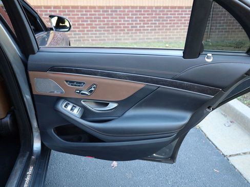 Used 2018 Mercedes-Benz S 560 S 560 4MATIC Sedan image 31