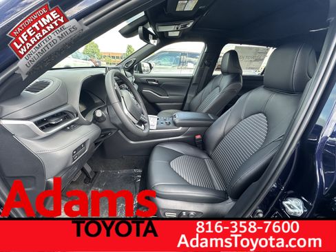 Used 2026 Toyota Highlander XSE AWD/4WD image 5