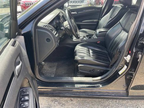 Used 2018 Chrysler 300 S w/ 300S Premium Group AWD/4WD image 10