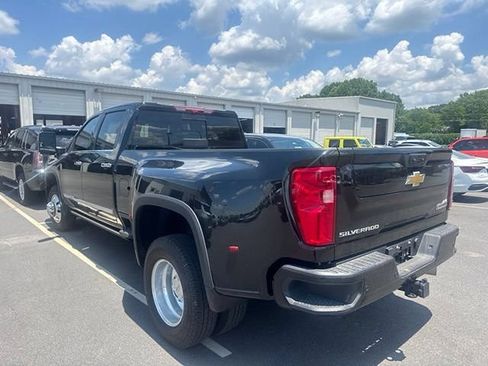 Used 2025 Chevrolet Silverado 3500 High Country w/ High Country Premium Package AWD/4WD image 2