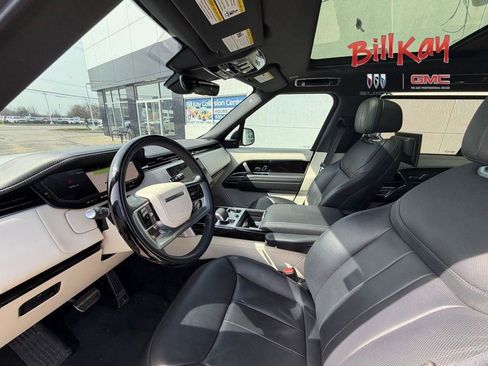 Used 2023 Land Rover Range Rover Long Wheelbase SE image 9