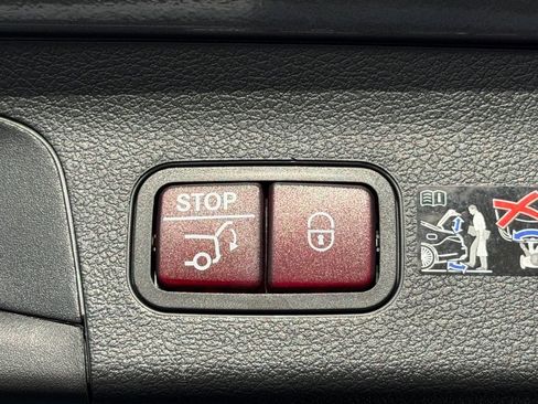 Used 2025 Mercedes-Benz GLS 450 4MATIC image 14