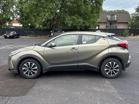 Used 2021 Toyota C-HR LE FWD image 5