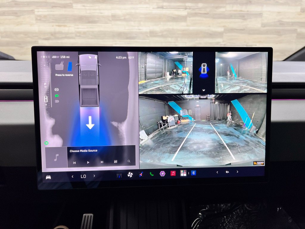 Used 2025 Tesla Cybertruck AWD Crew Cab image 22