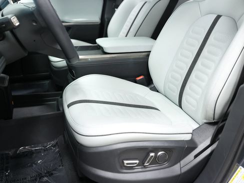 Used 2024 Rivian R1S Adventure AWD/4WD image 21