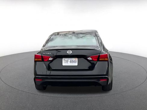 Used 2025 Nissan Altima 2.5 SV image 12