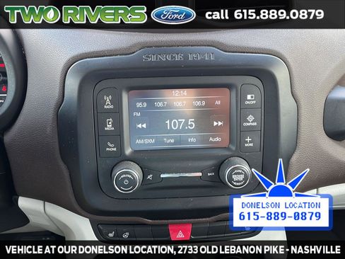 Used 2015 Jeep Renegade Latitude w/ Cold Weather Group FWD image 21