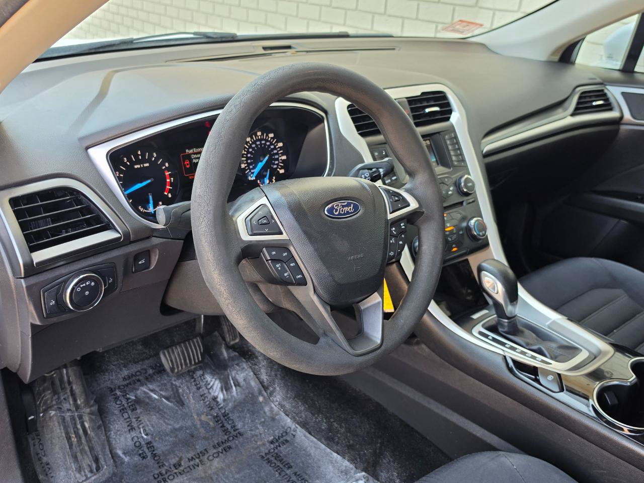 Used 2015 Ford Fusion SE FWD image 10